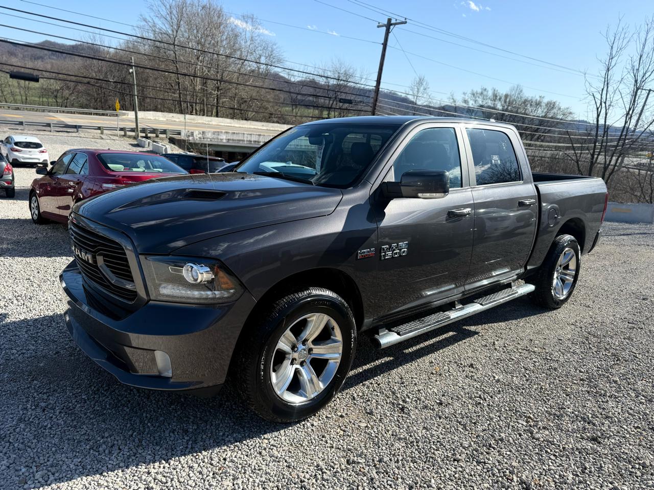 RAM 1500 4WD Crew Cab 140.5" Sport 2018