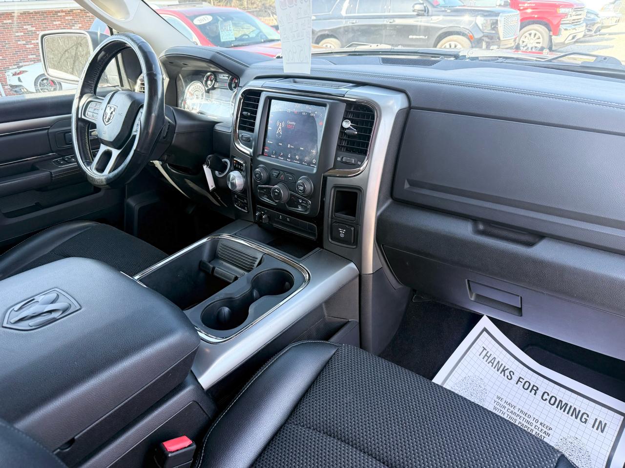 RAM 1500 4WD Crew Cab 140.5" Sport 2018
