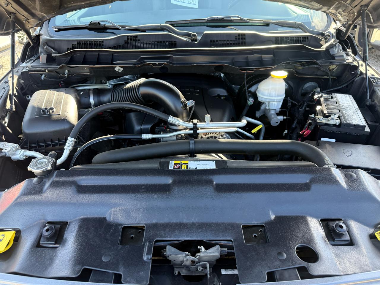 RAM 1500 4WD Crew Cab 140.5" Sport 2018