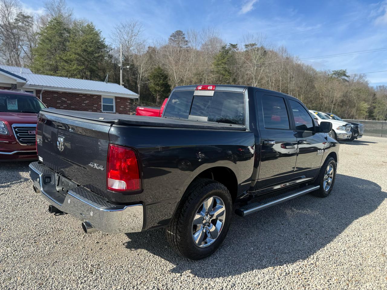 RAM 1500 4WD Crew Cab 149" Big Horn 2017