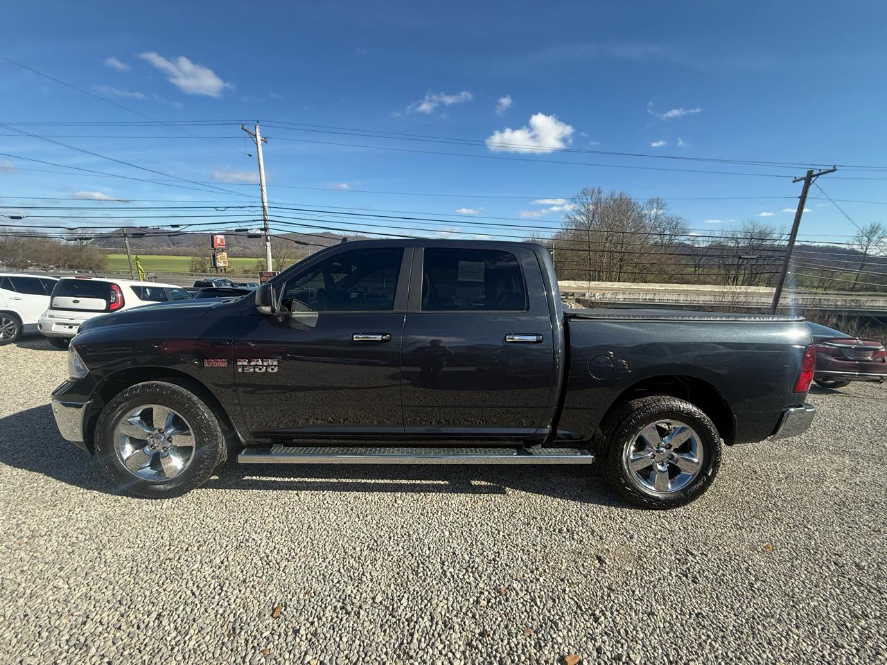 RAM 1500 4WD Crew Cab 149" Big Horn 2017