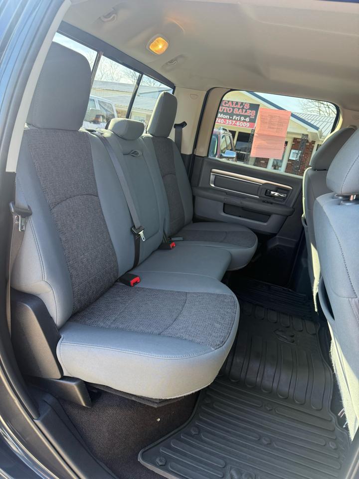 RAM 1500 4WD Crew Cab 149" Big Horn 2017