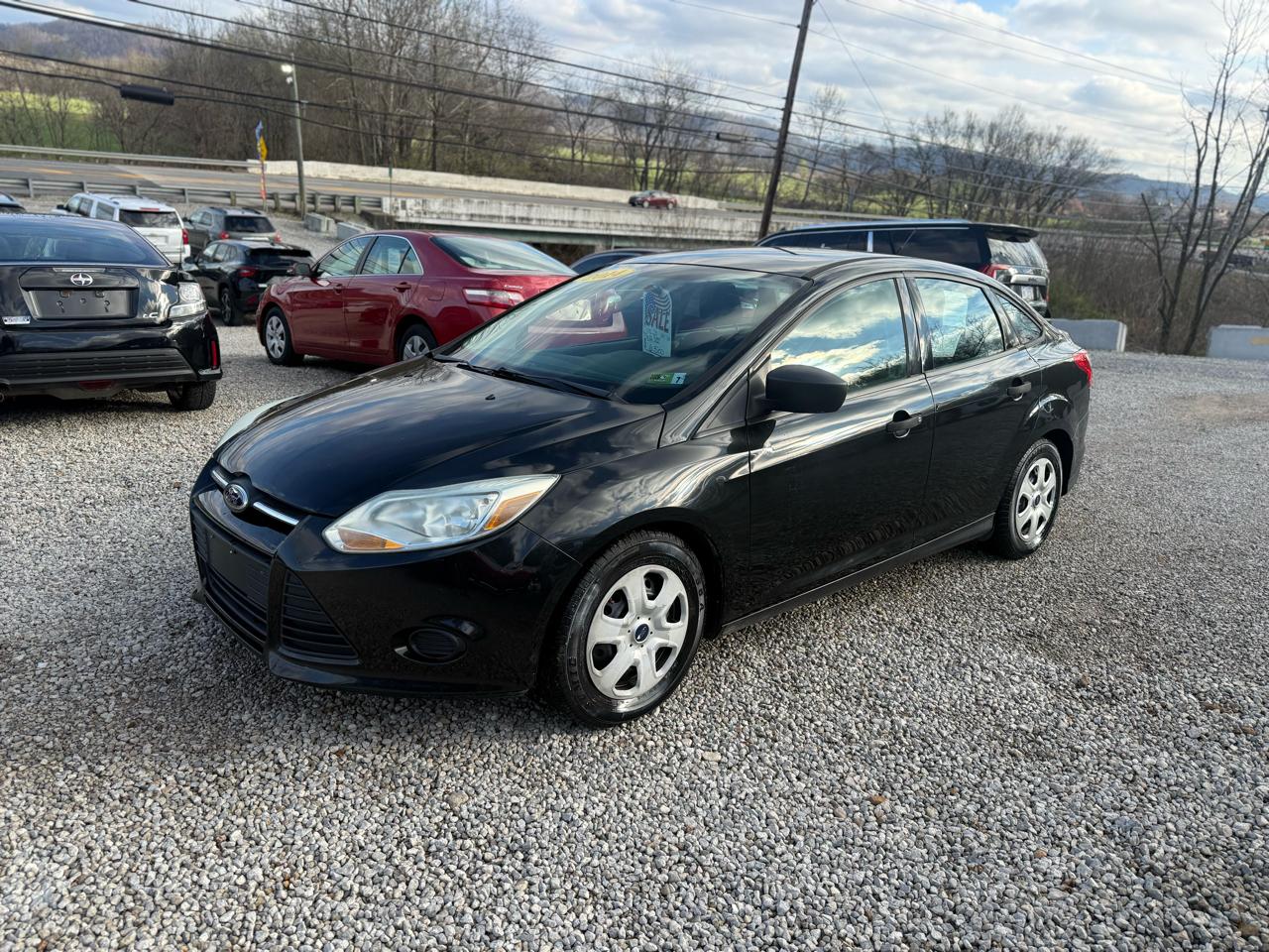 Ford Focus S Sedan 2014