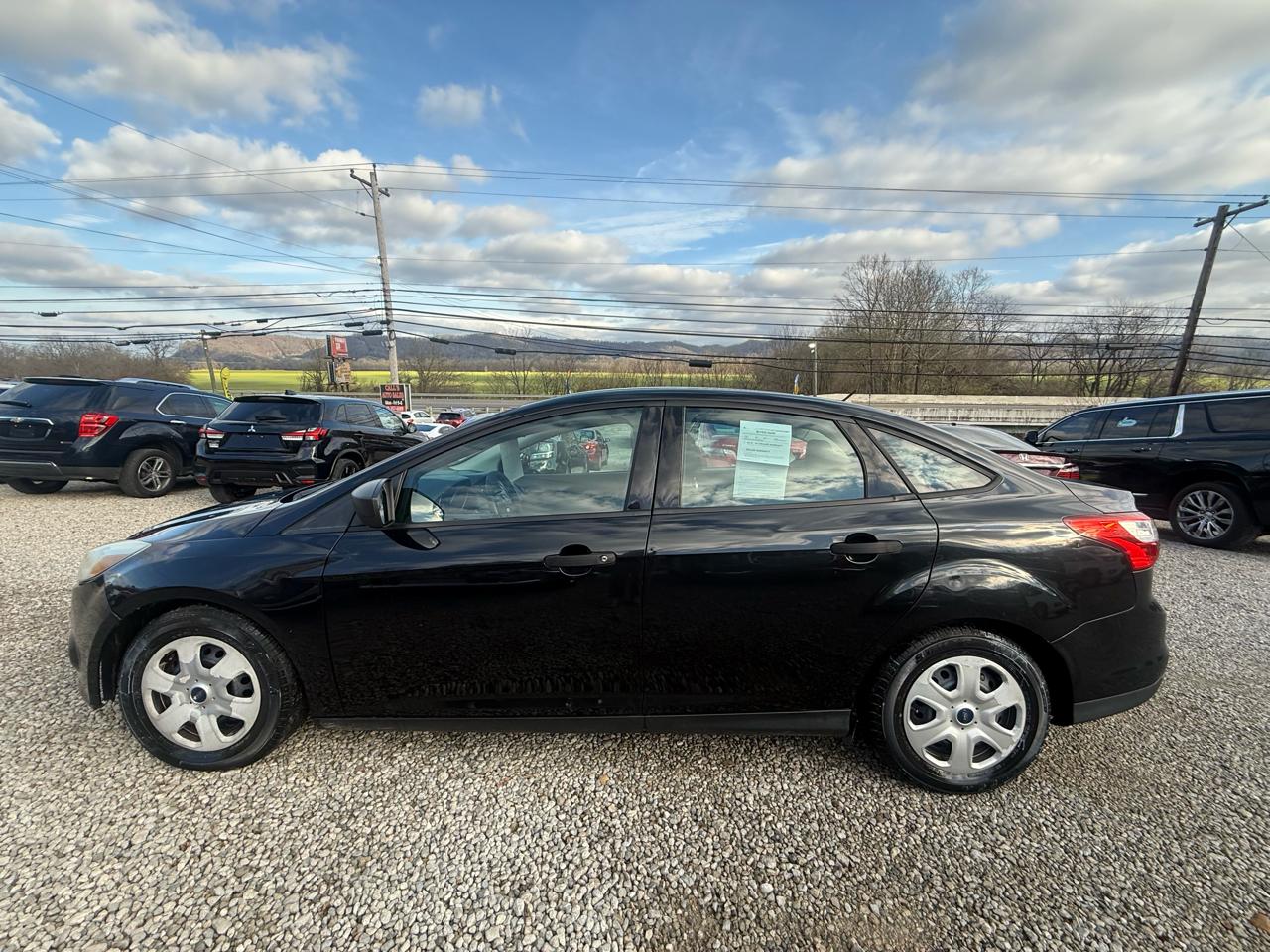 Ford Focus S Sedan 2014