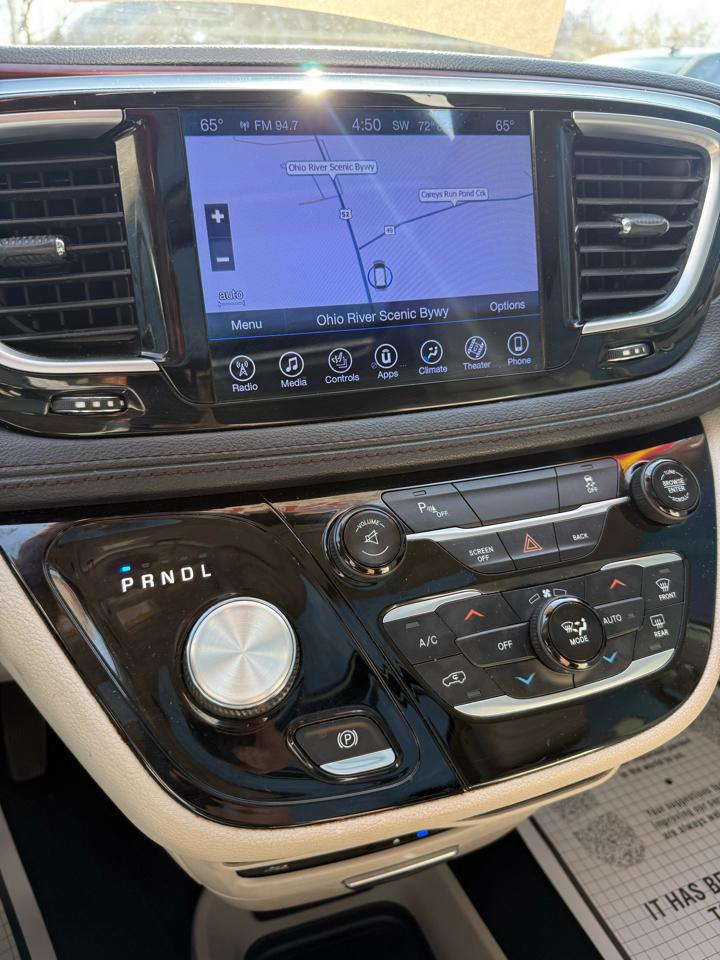 Chrysler Pacifica Limited 2017