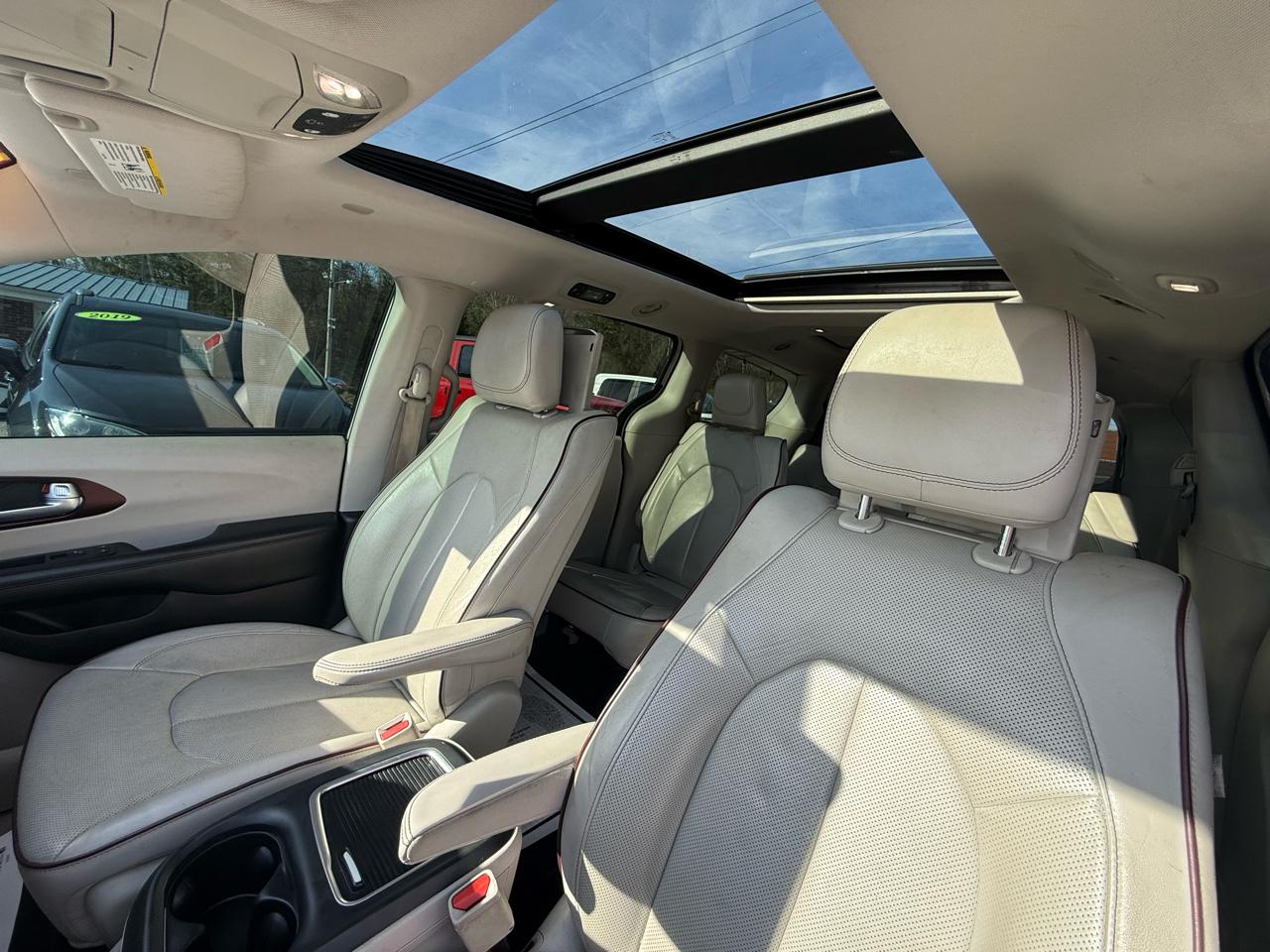 Chrysler Pacifica Limited 2017