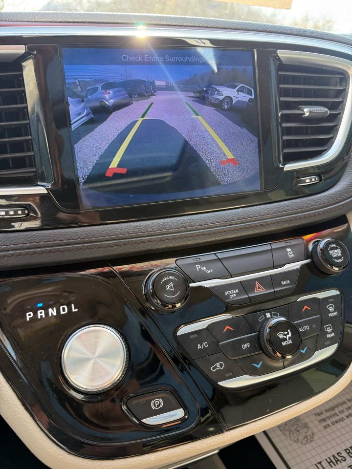 Chrysler Pacifica Limited 2017