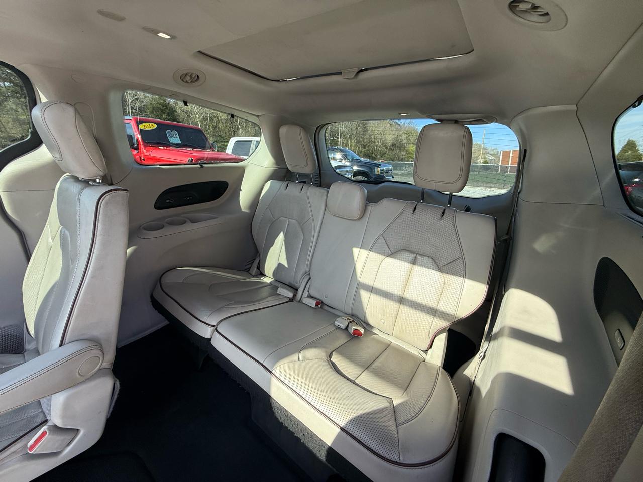 Chrysler Pacifica Limited 2017