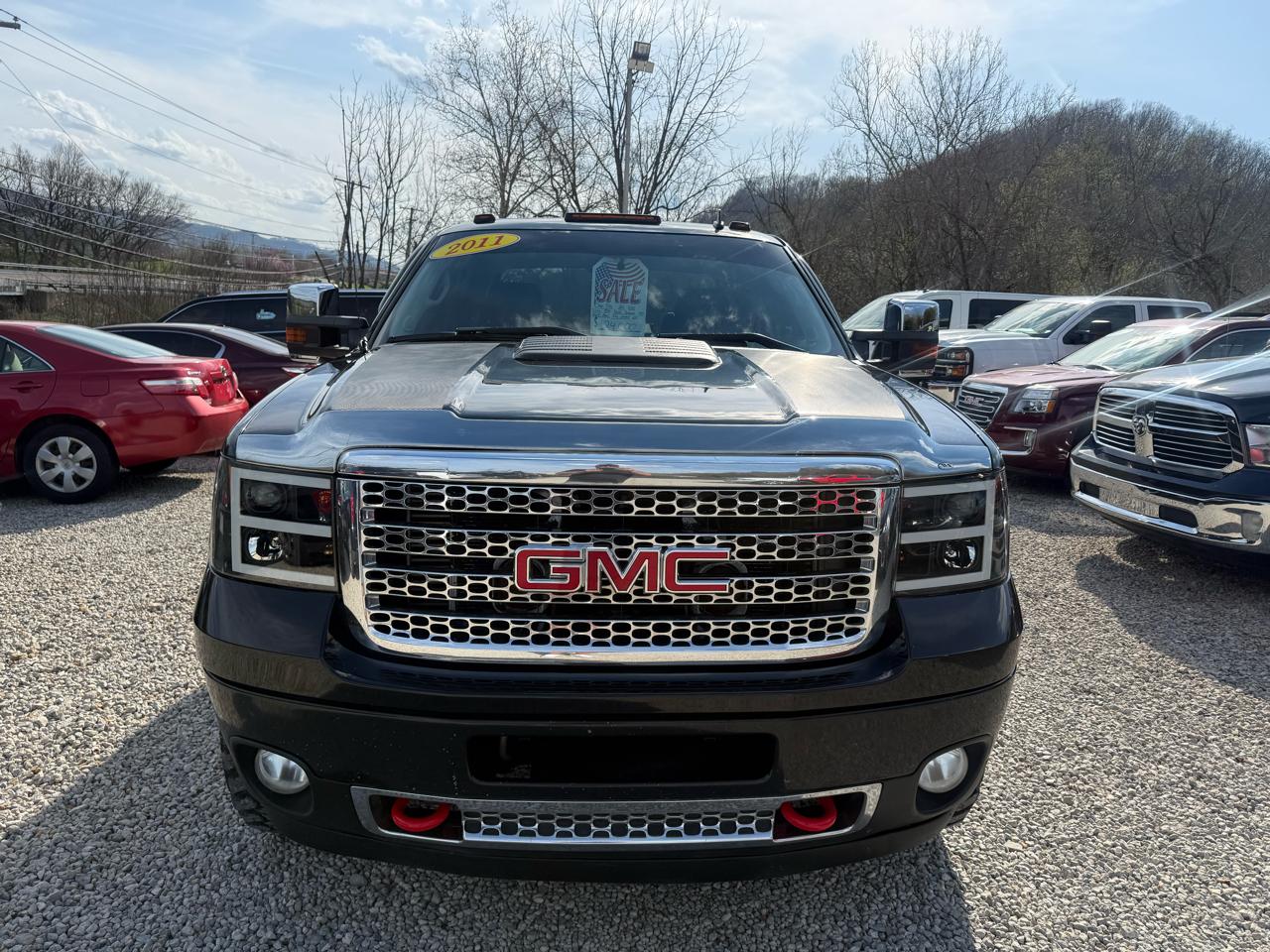 GMC Sierra 3500HD 4WD Crew Cab 167.7" DRW Denali 2011