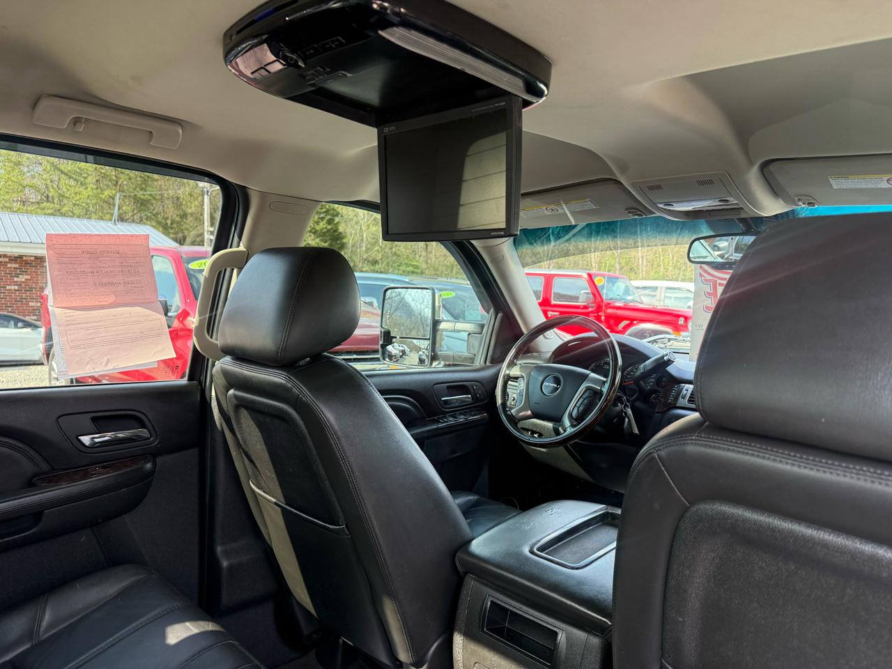 GMC Sierra 3500HD 4WD Crew Cab 167.7" DRW Denali 2011