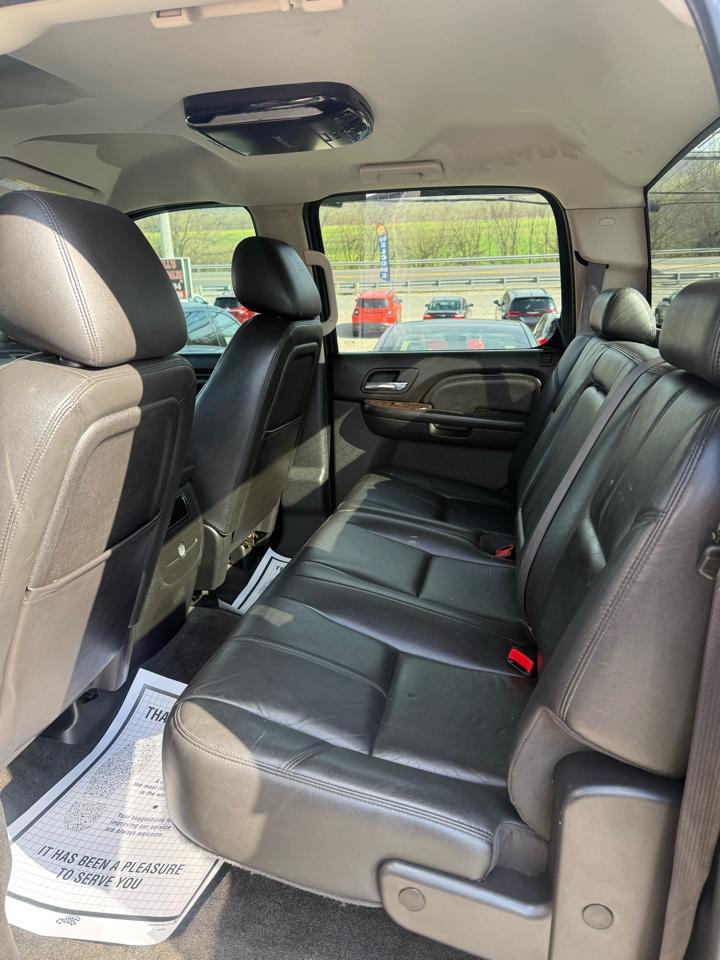 GMC Sierra 3500HD 4WD Crew Cab 167.7" DRW Denali 2011