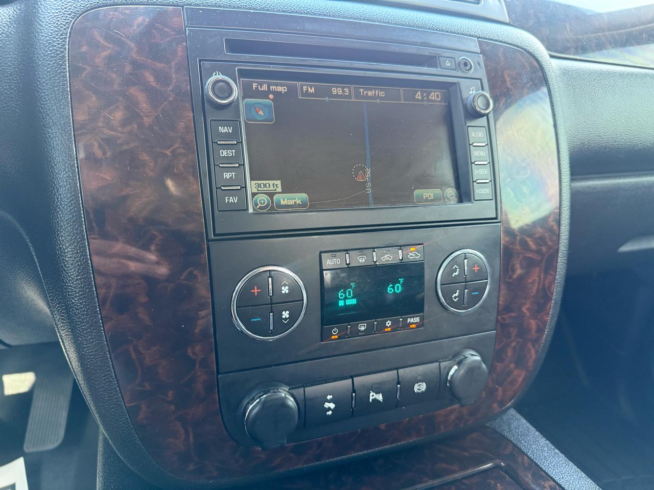 GMC Sierra 3500HD 4WD Crew Cab 167.7" DRW Denali 2011