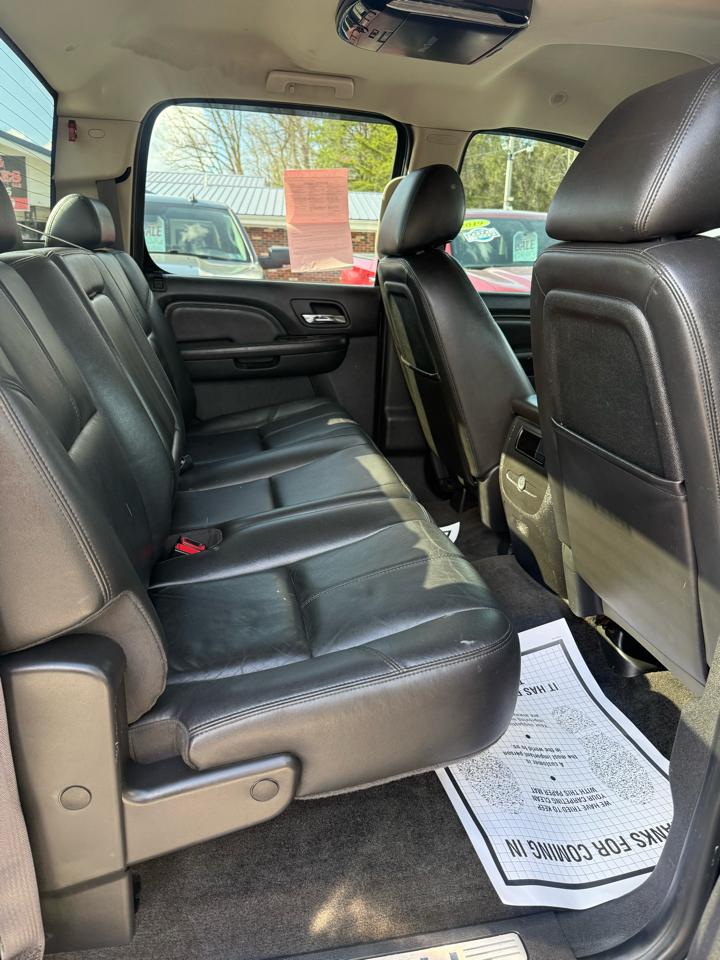 GMC Sierra 3500HD 4WD Crew Cab 167.7" DRW Denali 2011