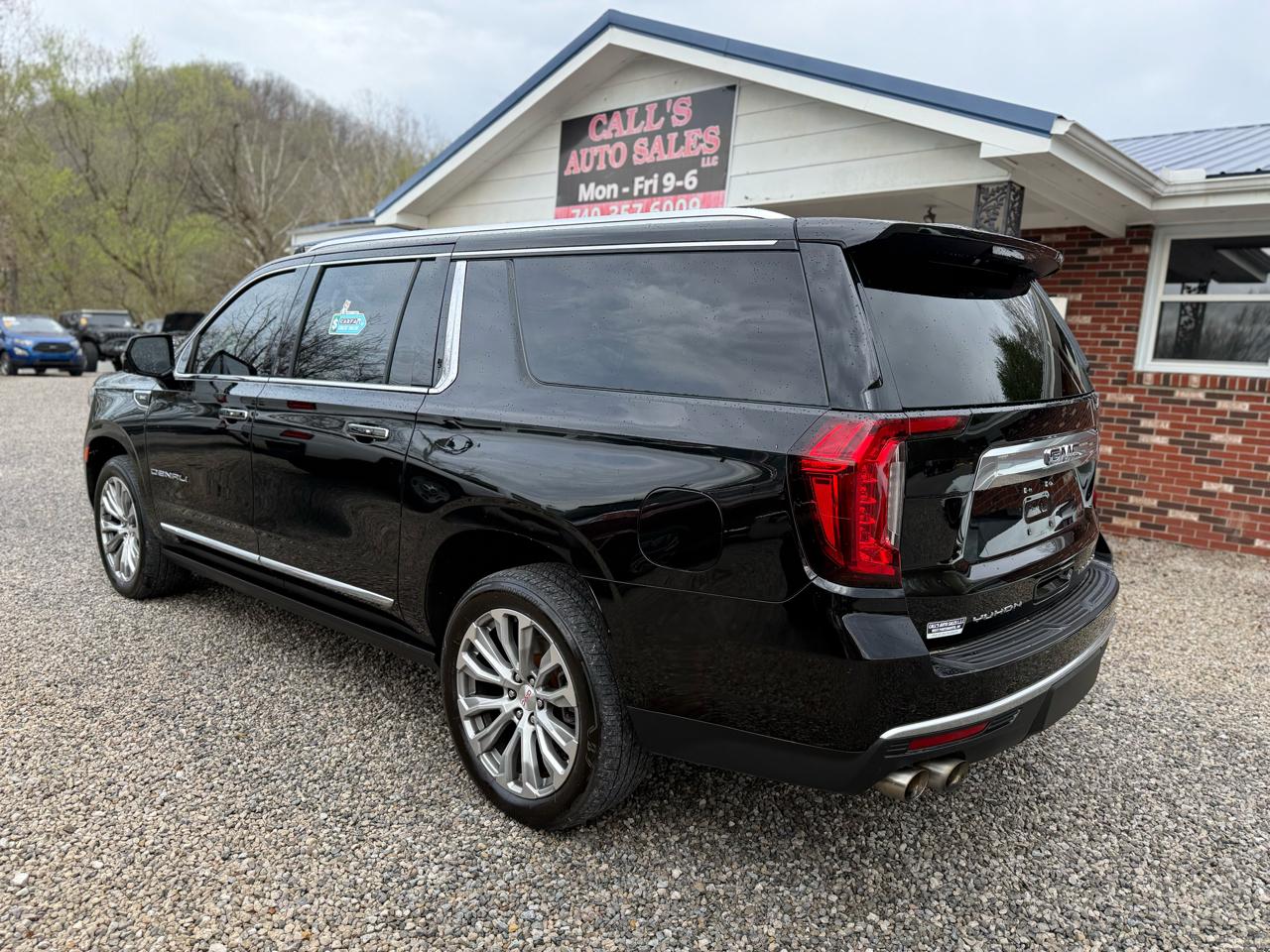 GMC Yukon XL Denali 4WD 2023