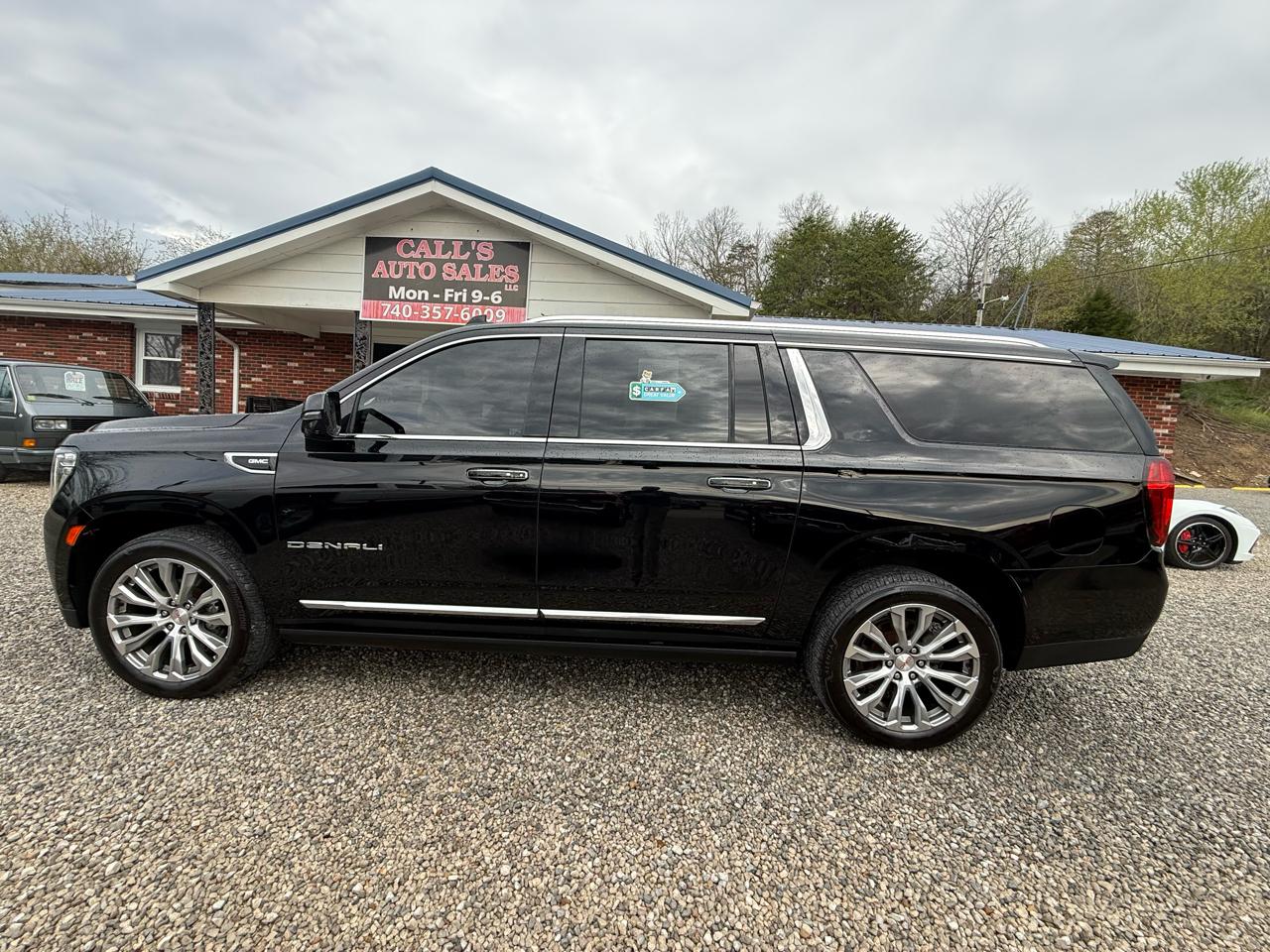 GMC Yukon XL Denali 4WD 2023