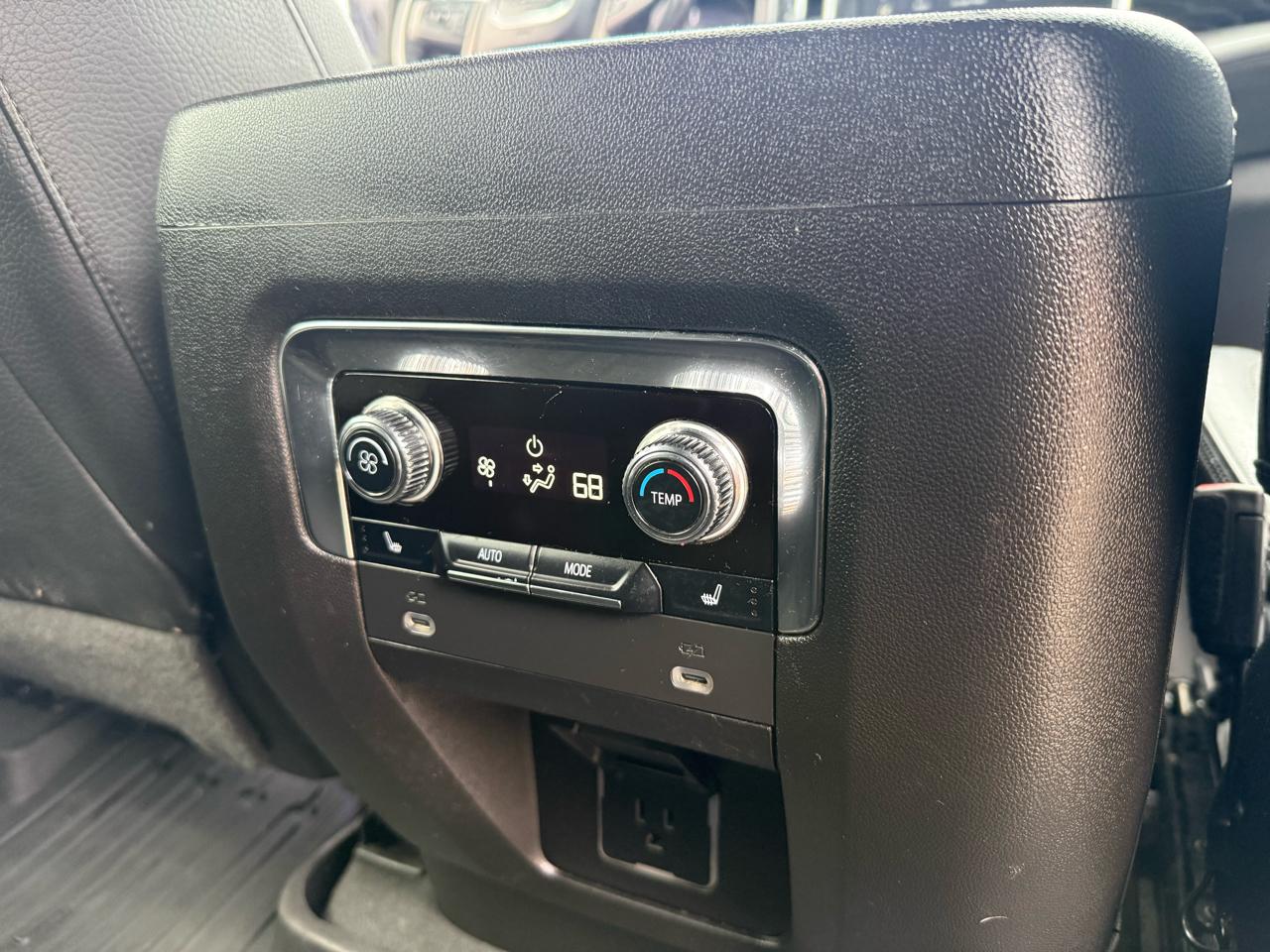 GMC Yukon XL Denali 4WD 2023