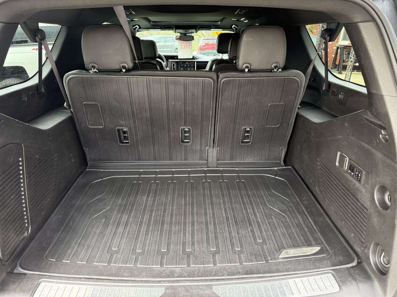 GMC Yukon XL Denali 4WD 2023