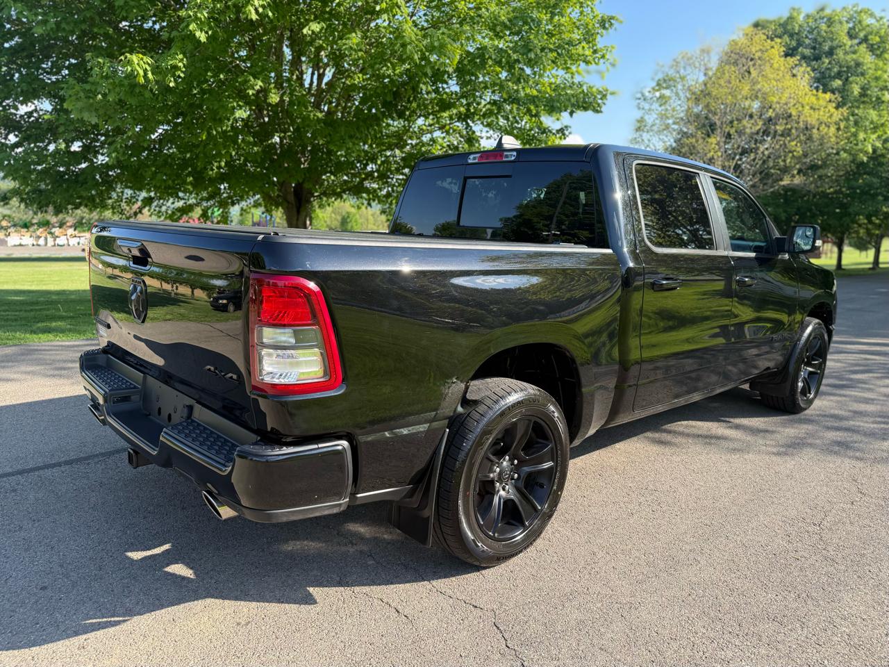 RAM 1500 Big Horn Crew Cab SWB 4WD 2021