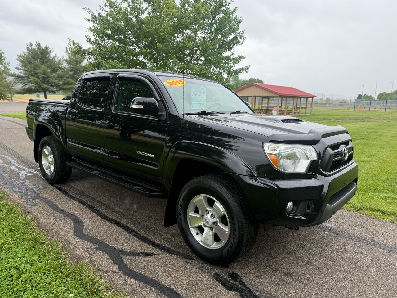 Toyota Tacoma 4WD Dbl LB V6 AT (Natl) 2015