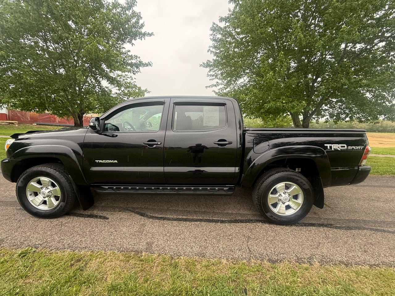 Toyota Tacoma 4WD Dbl LB V6 AT (Natl) 2015
