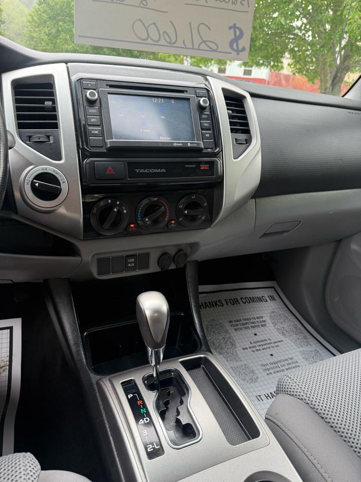 Toyota Tacoma 4WD Dbl LB V6 AT (Natl) 2015