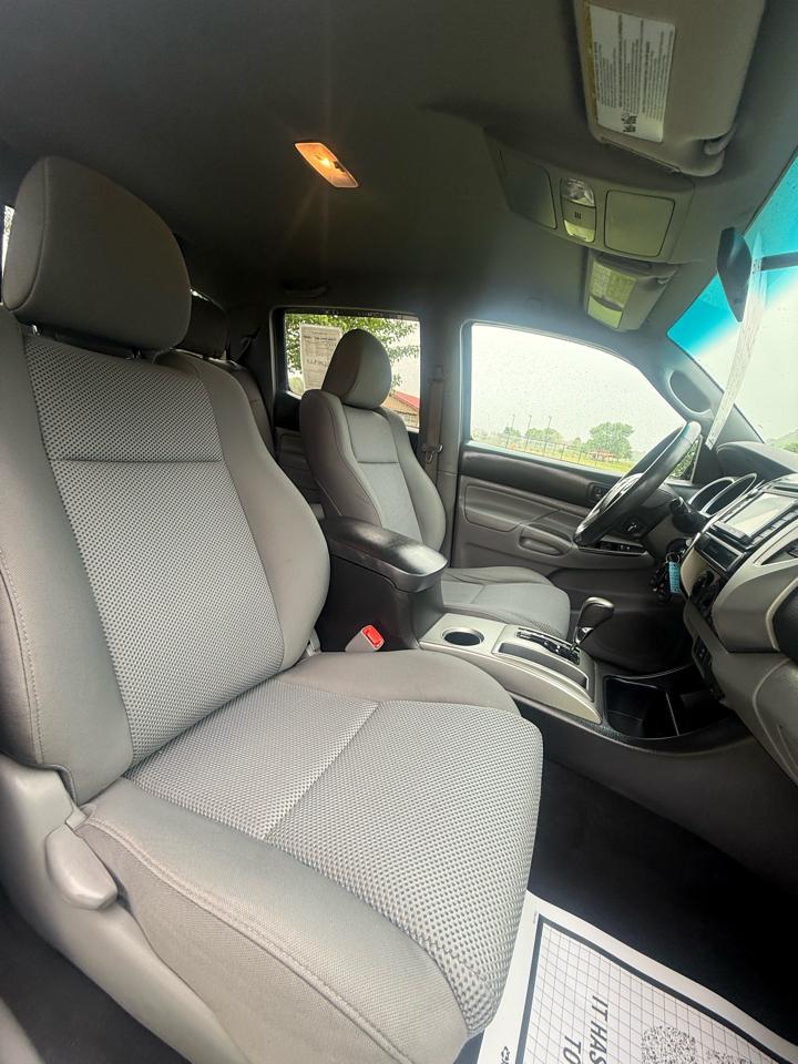 Toyota Tacoma 4WD Dbl LB V6 AT (Natl) 2015