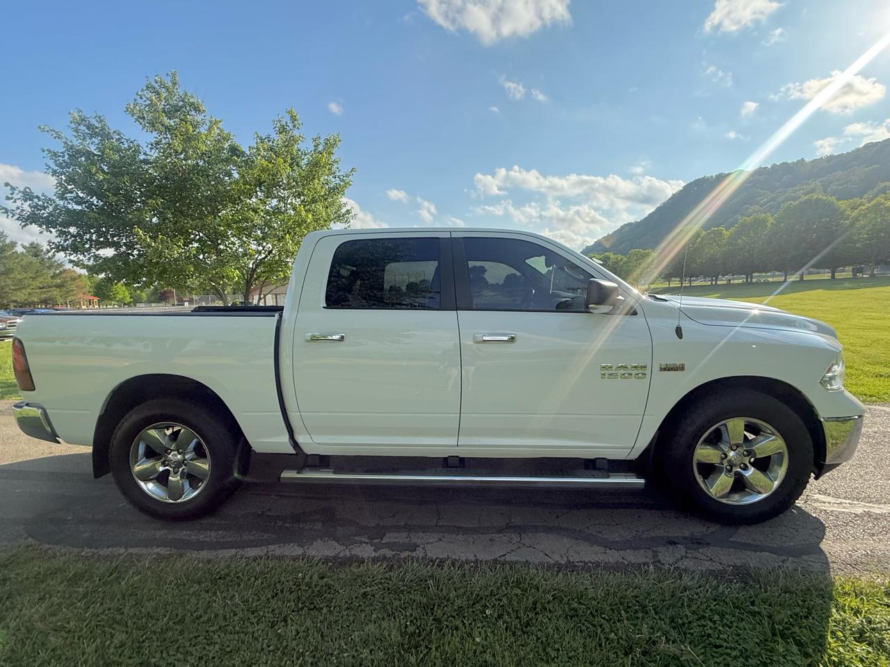 RAM 1500 Big Horn Crew Cab 4WD SWB 2017