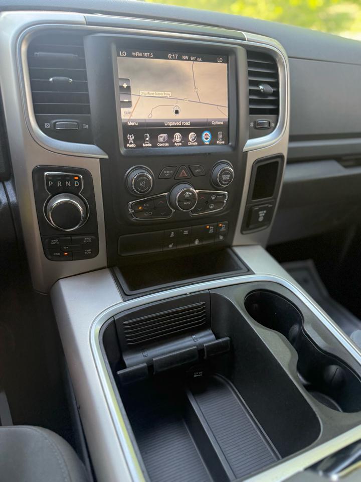 RAM 1500 Big Horn Crew Cab 4WD SWB 2017