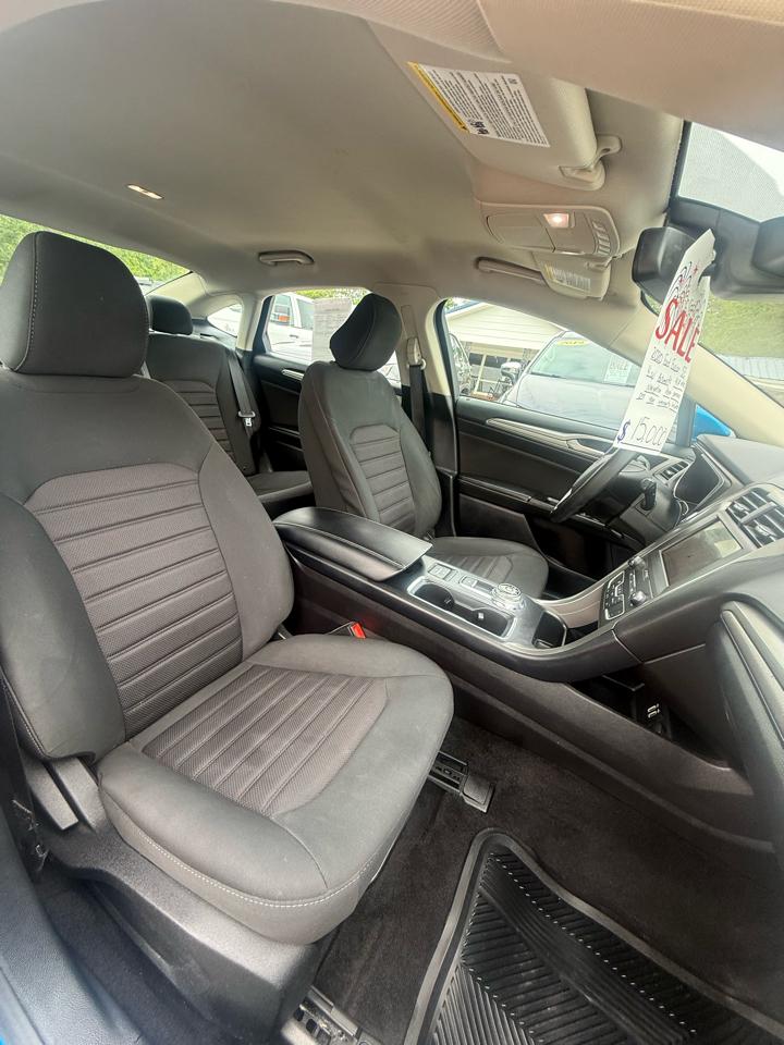 Ford Fusion SE 2020