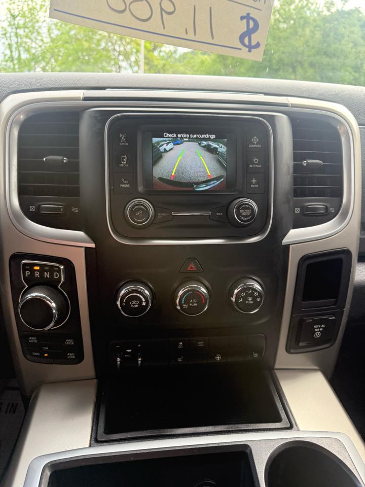 RAM 1500 4WD Crew Cab 140.5" Big Horn 2015