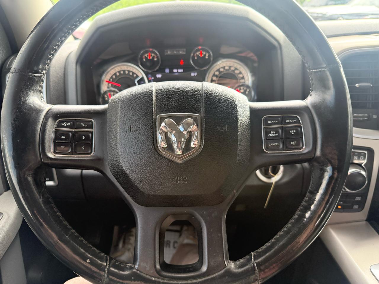 RAM 1500 4WD Crew Cab 140.5" Big Horn 2015