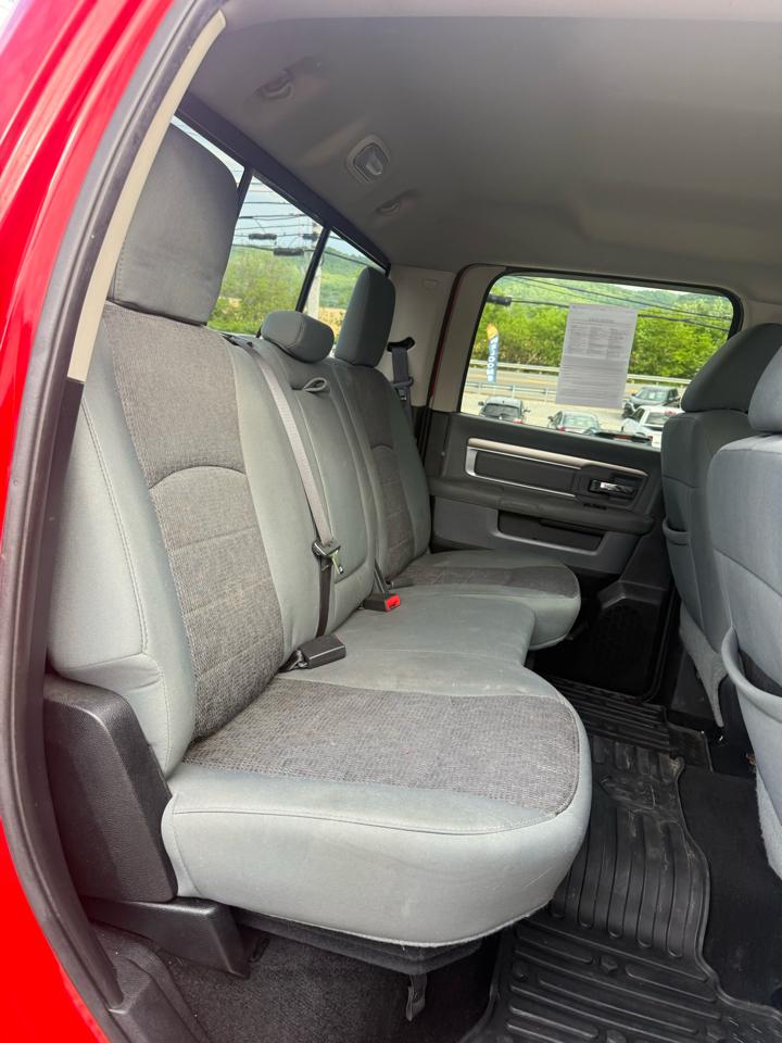RAM 1500 4WD Crew Cab 140.5" Big Horn 2015