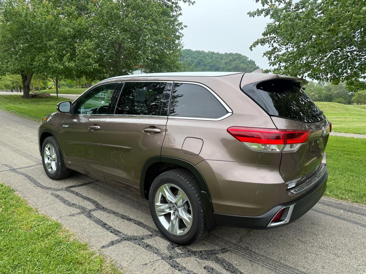Toyota Highlander Hybrid Limited AWD 2019