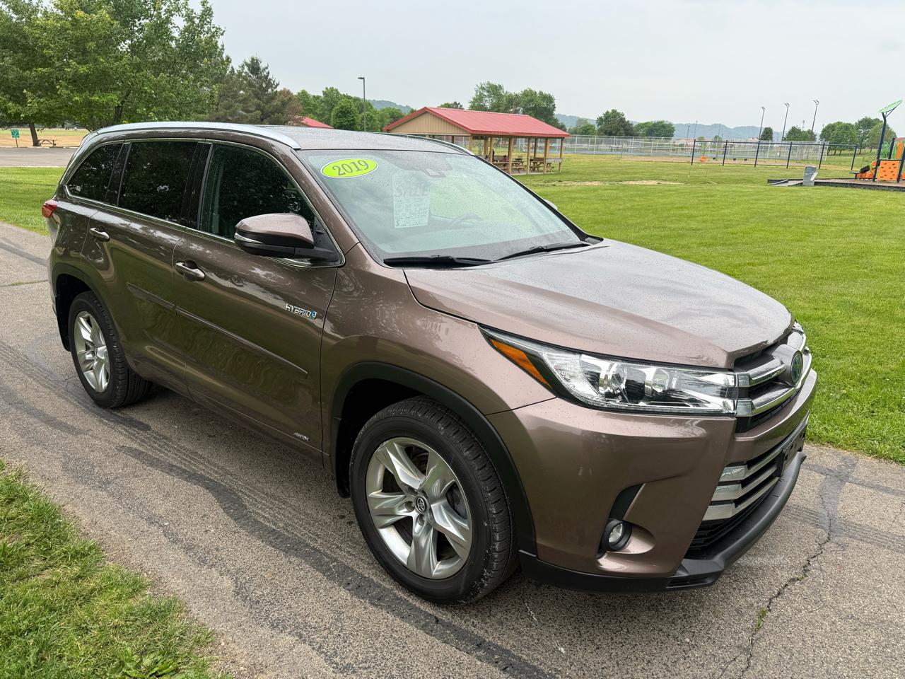 Toyota Highlander Hybrid Limited AWD 2019