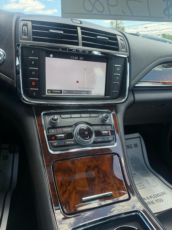 Lincoln Continental Select FWD 2017