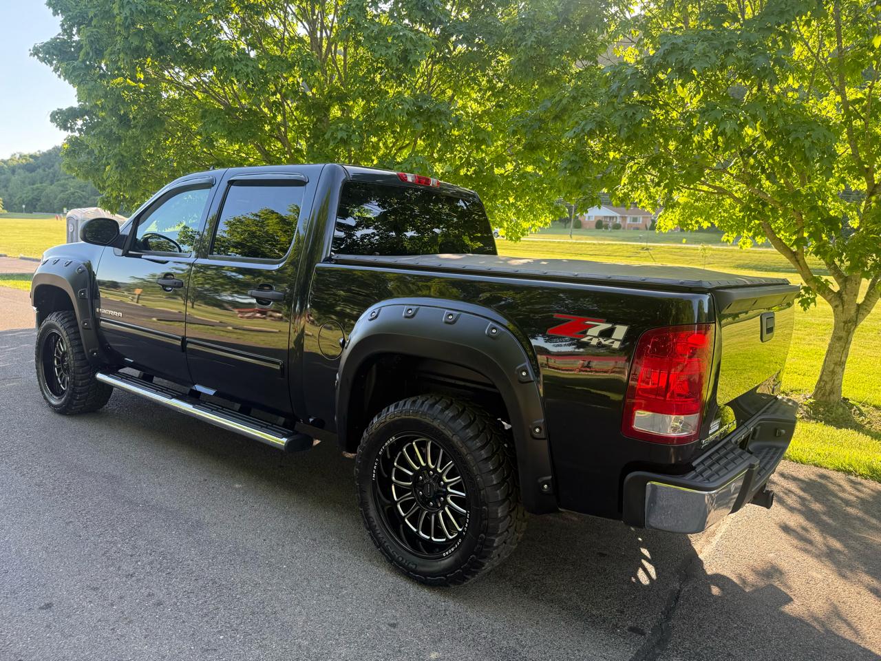 GMC Sierra 1500 4WD Crew Cab 143.5" SLE 2009