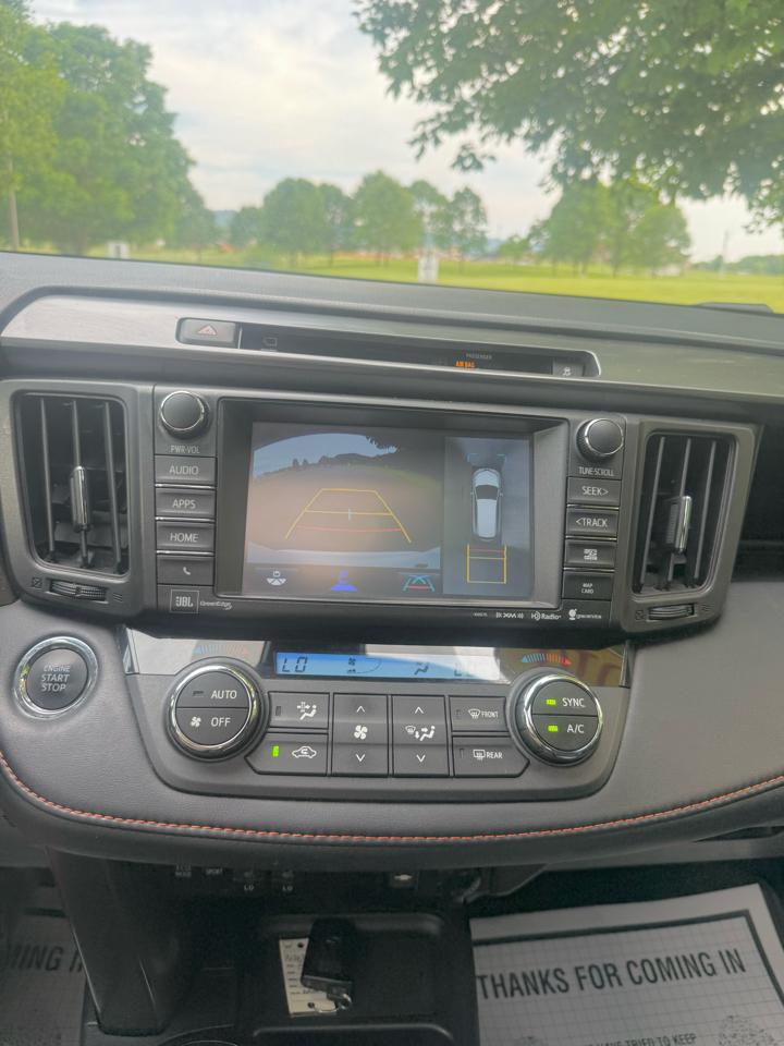 Toyota RAV4 SE AWD (Natl) 2016