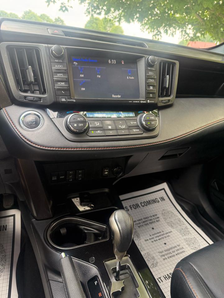Toyota RAV4 SE AWD (Natl) 2016