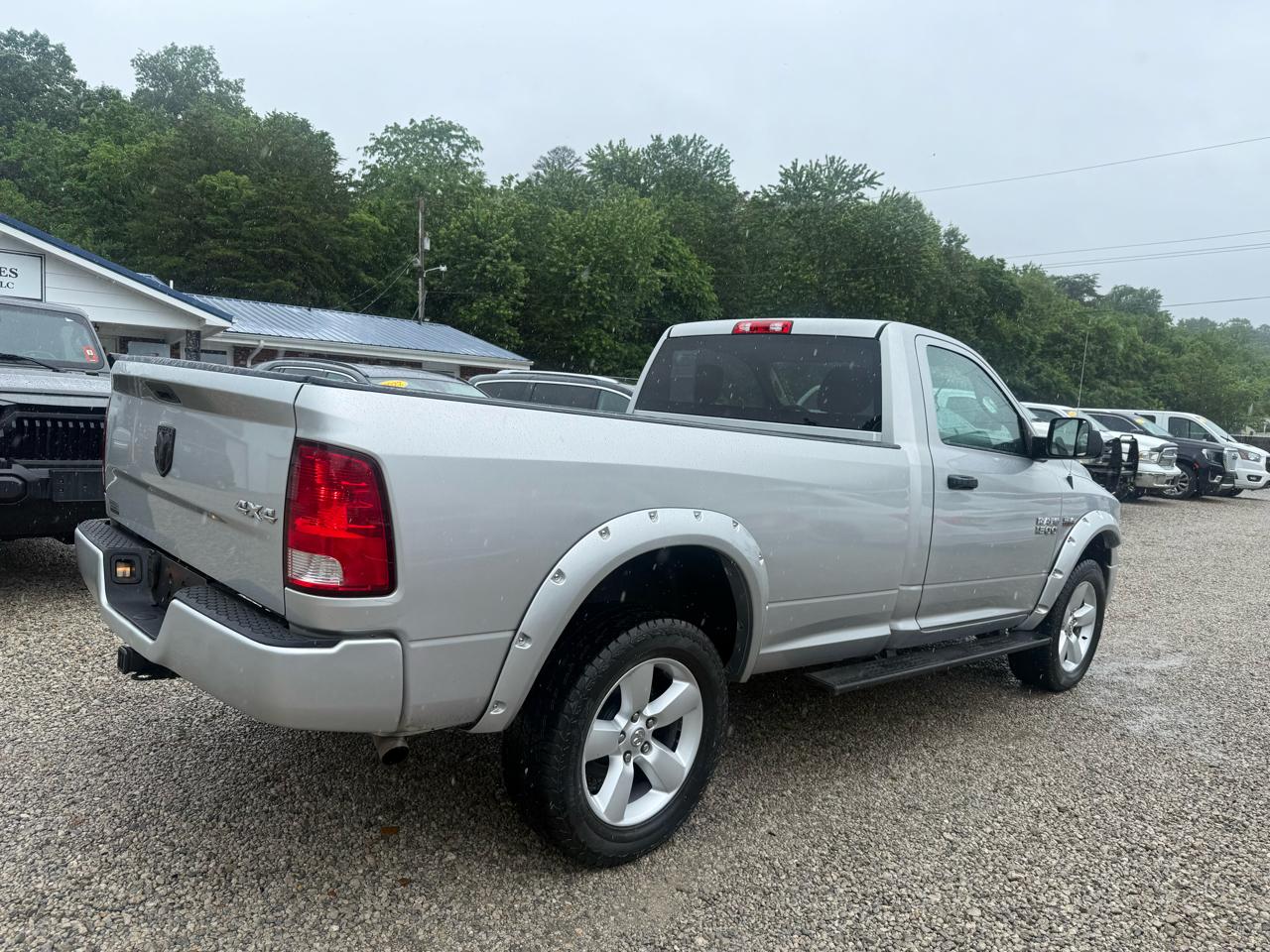 RAM 1500 4WD Reg Cab 120.5" Tradesman 2015
