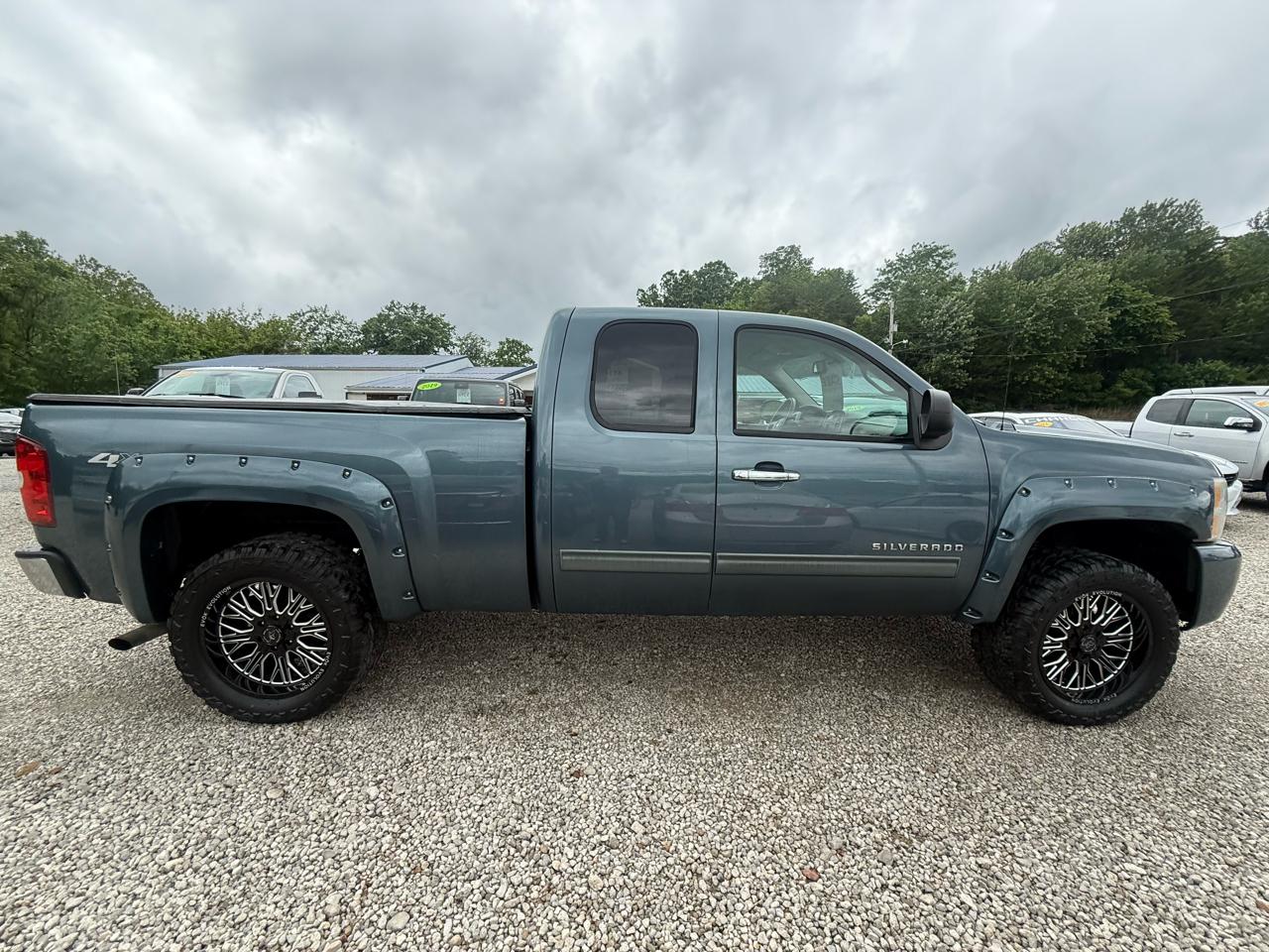 Chevrolet Silverado 1500 4WD Double Cab 143.5" LS 2011