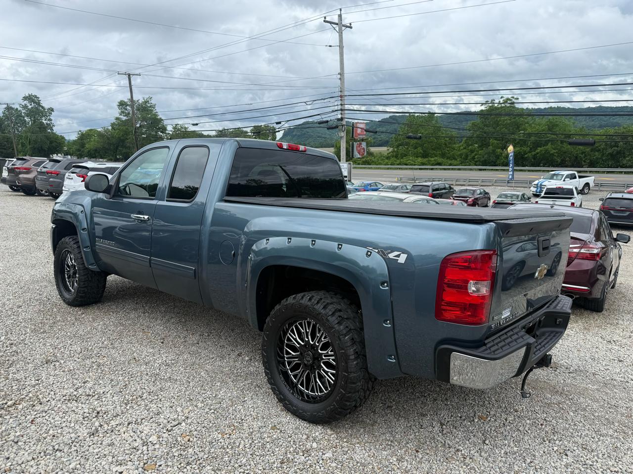 Chevrolet Silverado 1500 4WD Double Cab 143.5" LS 2011