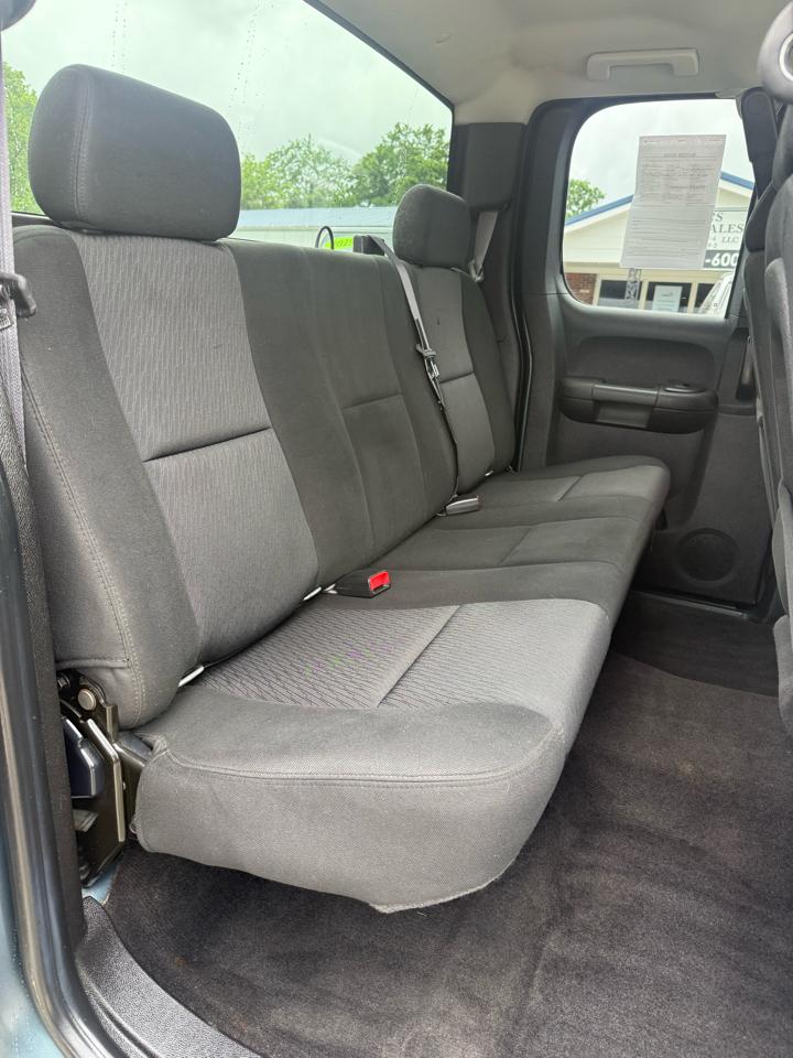 Chevrolet Silverado 1500 4WD Double Cab 143.5" LS 2011