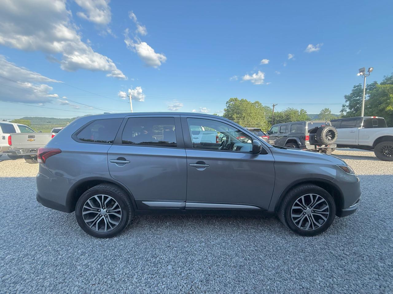 Mitsubishi Outlander 4WD 4dr ES 2018