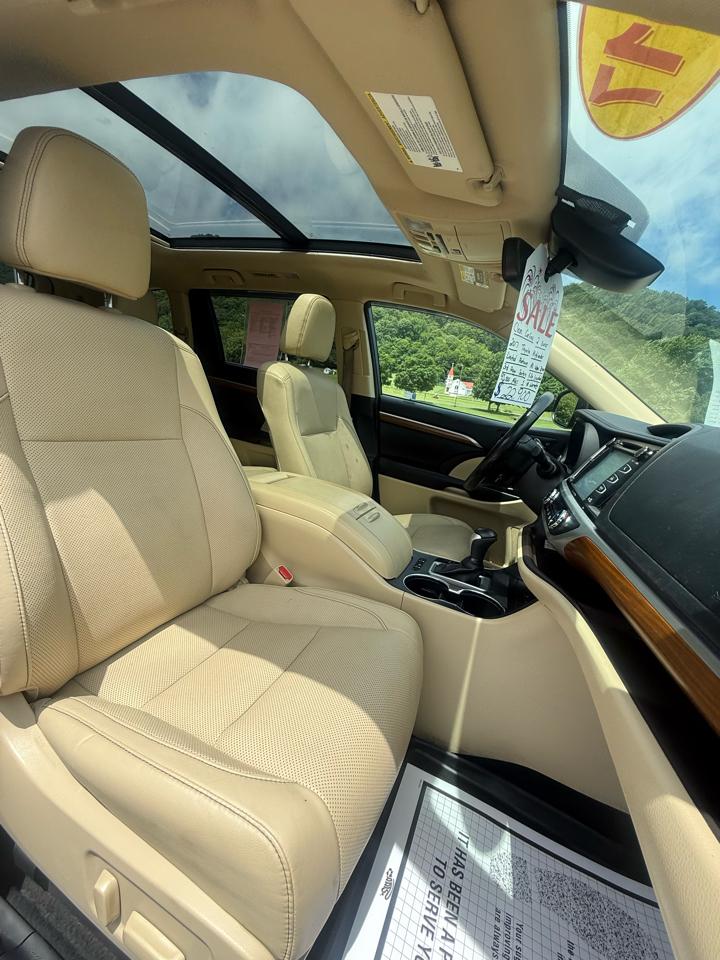 Toyota Highlander Limited AWD V6 2017