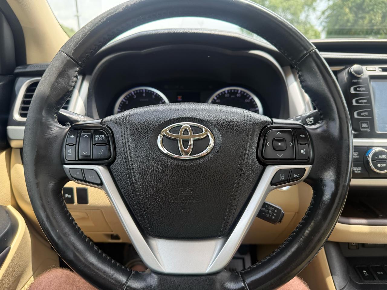 Toyota Highlander Limited AWD V6 2017