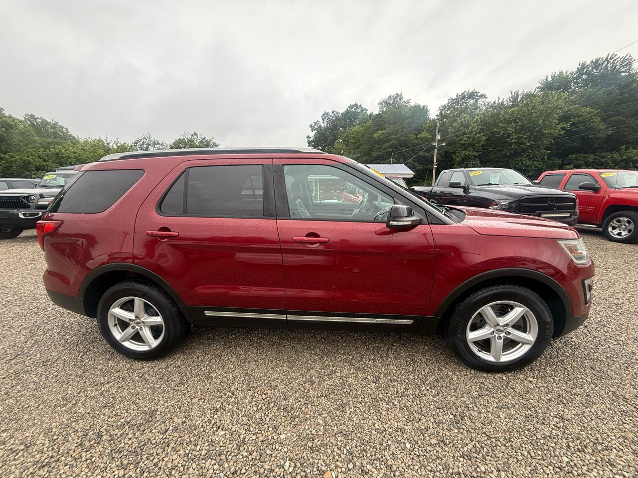Ford Explorer XLT 4-Door 4WD 2016