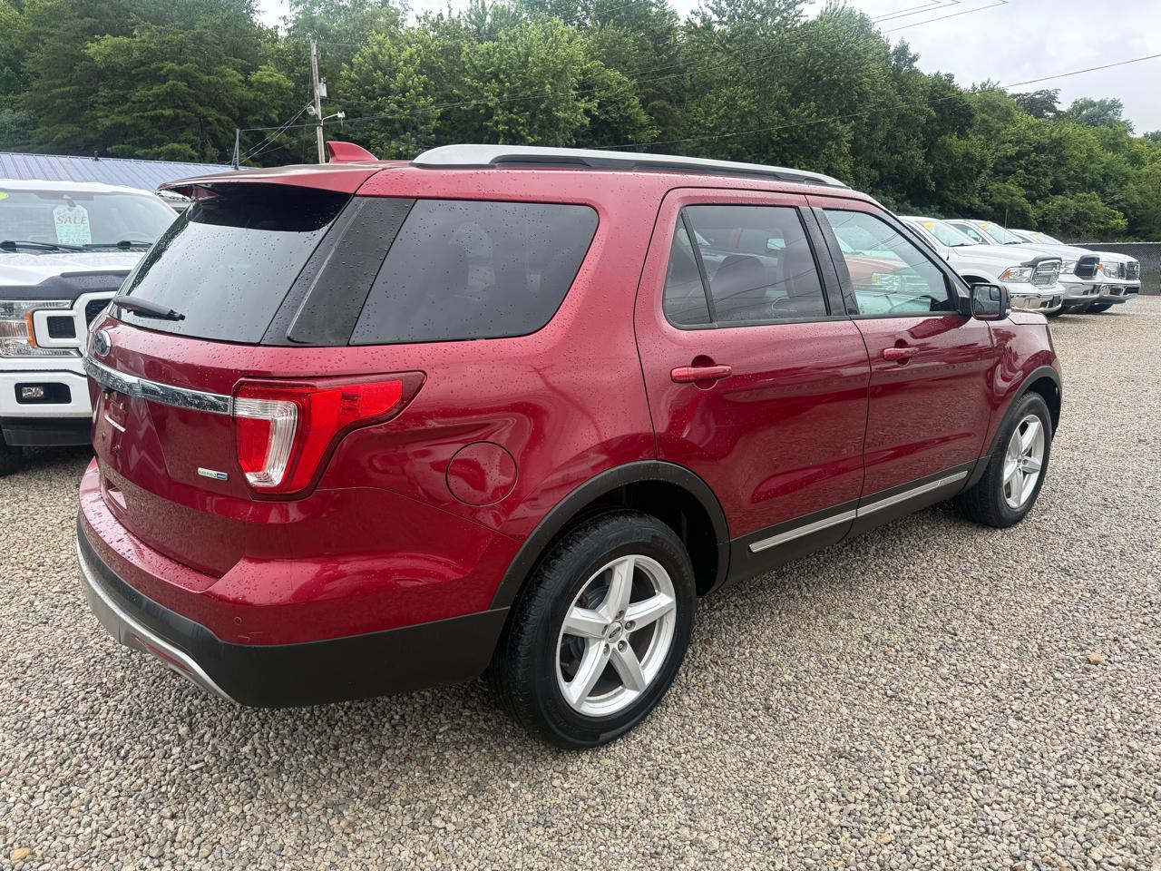 Ford Explorer XLT 4-Door 4WD 2016
