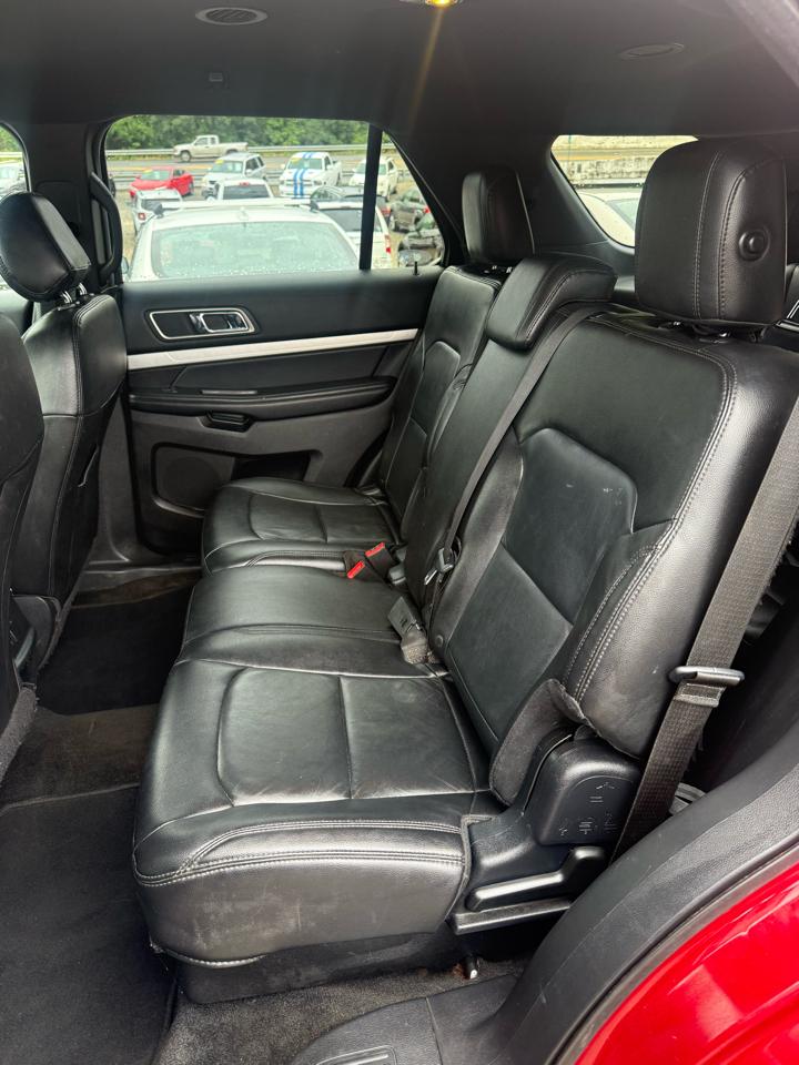 Ford Explorer XLT 4-Door 4WD 2016
