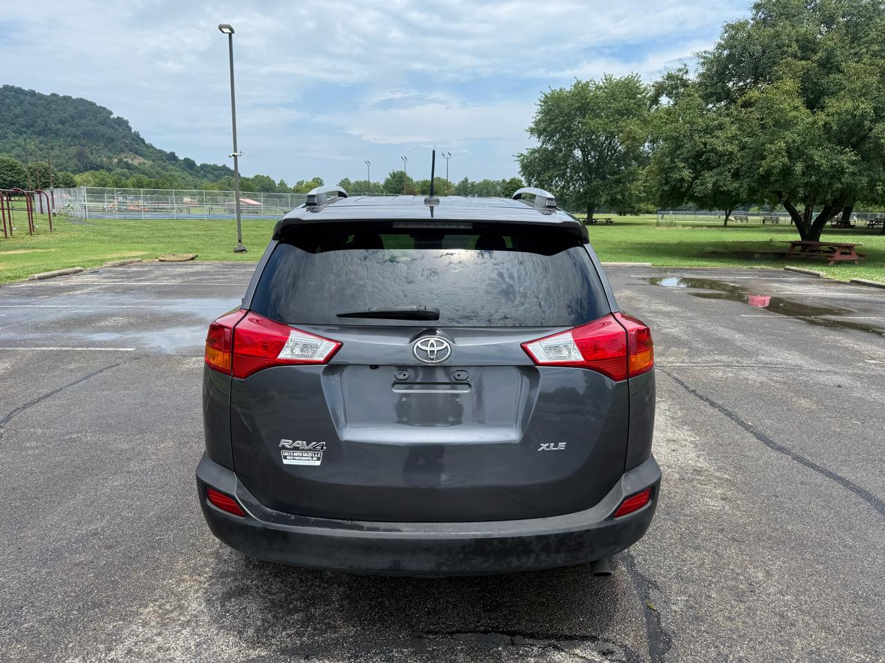 Toyota RAV4 XLE FWD 2014