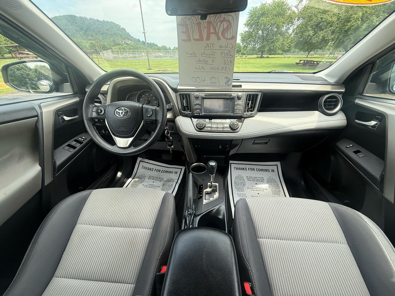 Toyota RAV4 XLE FWD 2014
